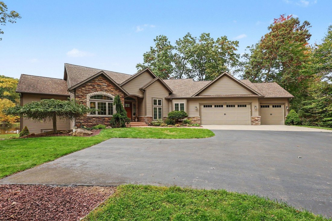 House in Alto, Michigan, United States 2 - 19095862