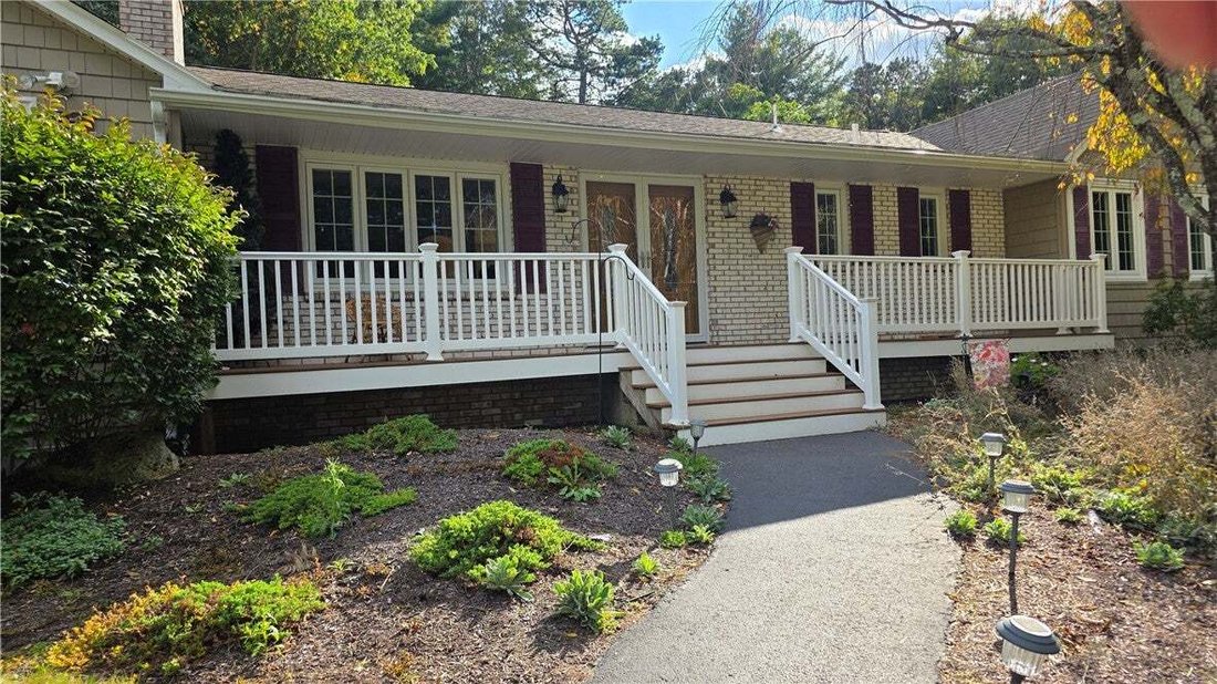 House in West Greenwich, Rhode Island, United States 2 - 19096512