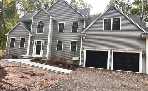 House in Southington, Connecticut, United States 1