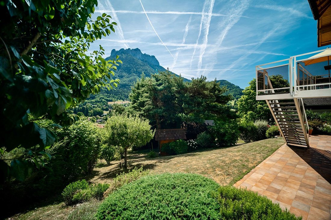 Casa en Menthon-Saint-Bernard, Auvernia-Ródano-Alpes, Francia 1 - 19095538