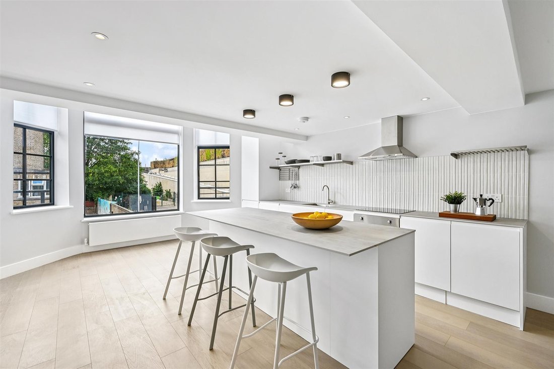 Apartment in Shepherds Bush, Hammersmith and Fulham, England 1 - 19094462