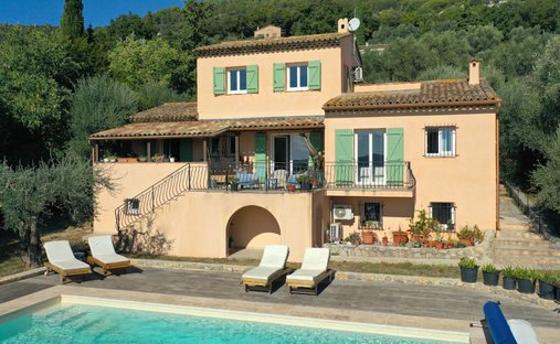 Maison à Spéracèdes, Provence-Alpes-Côte d'Azur, France 1