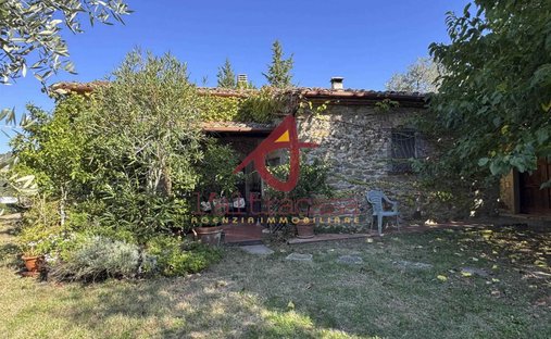 Casa di campagna a Lamporecchio, Toscana, Italia 1