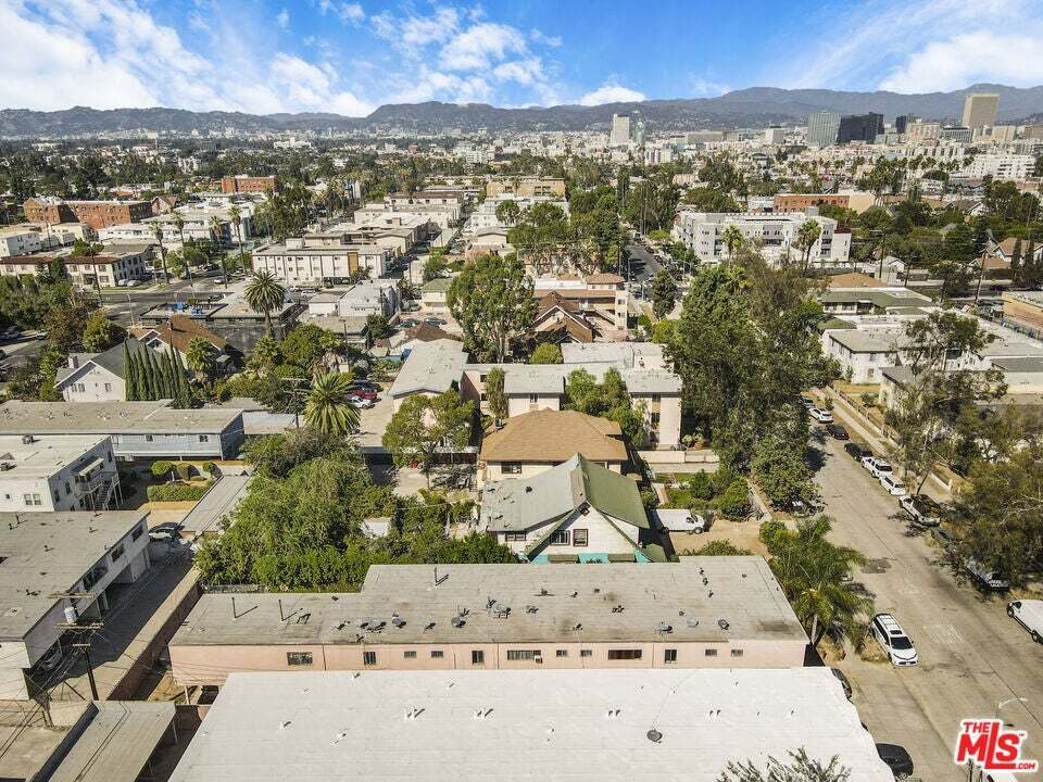 Los Angeles, California, United States 4 - 19099356