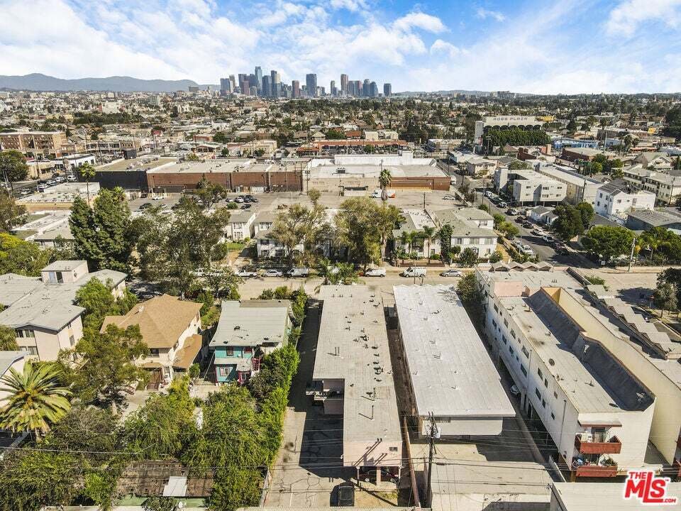 Los Angeles, California, United States 5 - 19099356