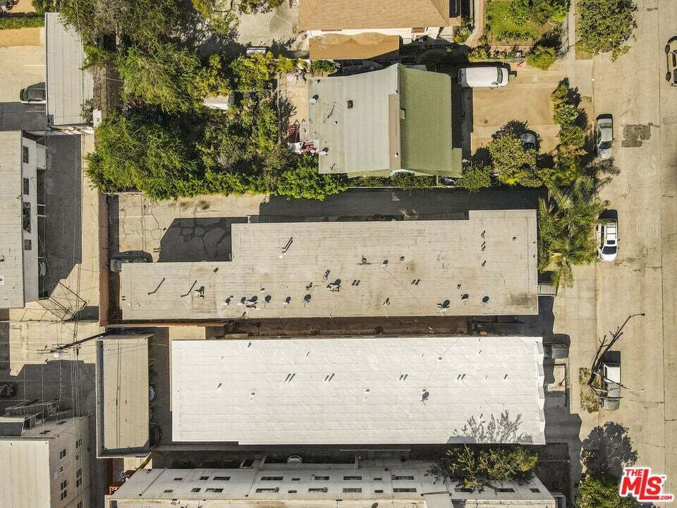 Los Angeles, California, United States 3 - 19099356
