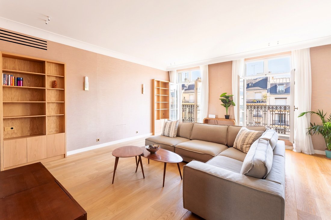Apartment in Bois de Boulogne, Paris 16e Arrondissement, Paris 2 - 19099668