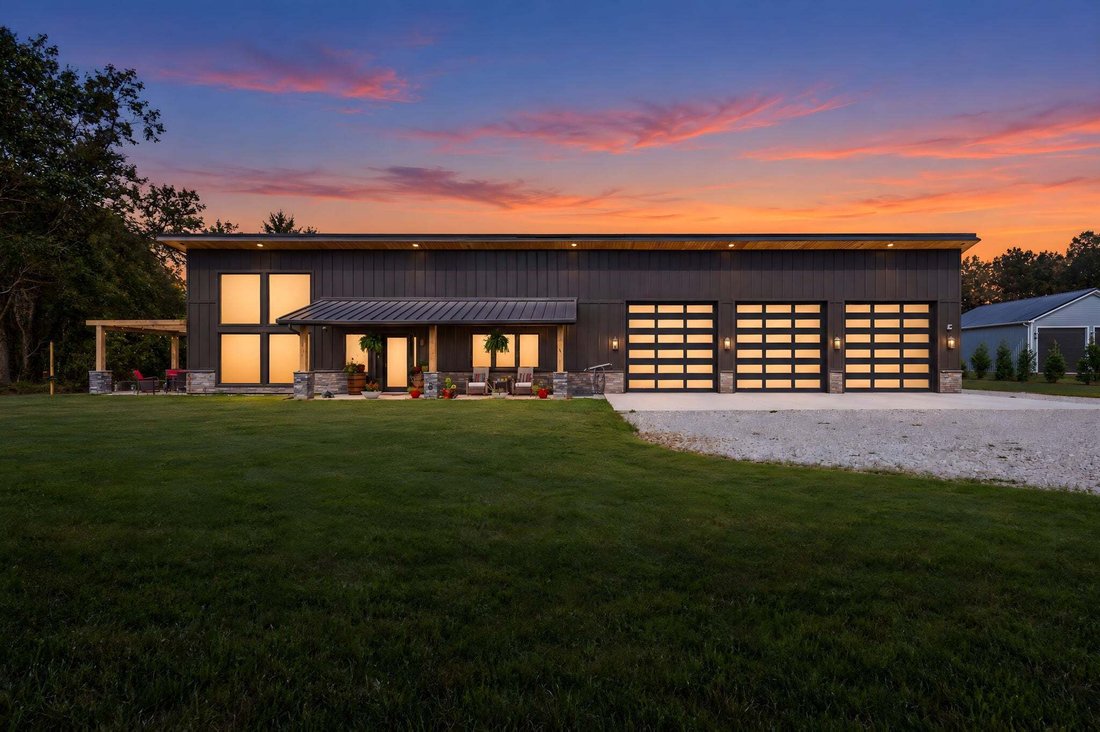 House in Tullahoma, Tennessee, United States 1 - 19099326