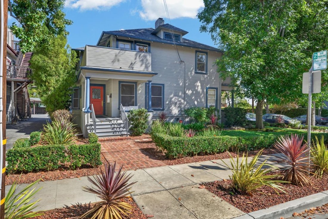 Palo Alto, California, United States 4 - 19099475