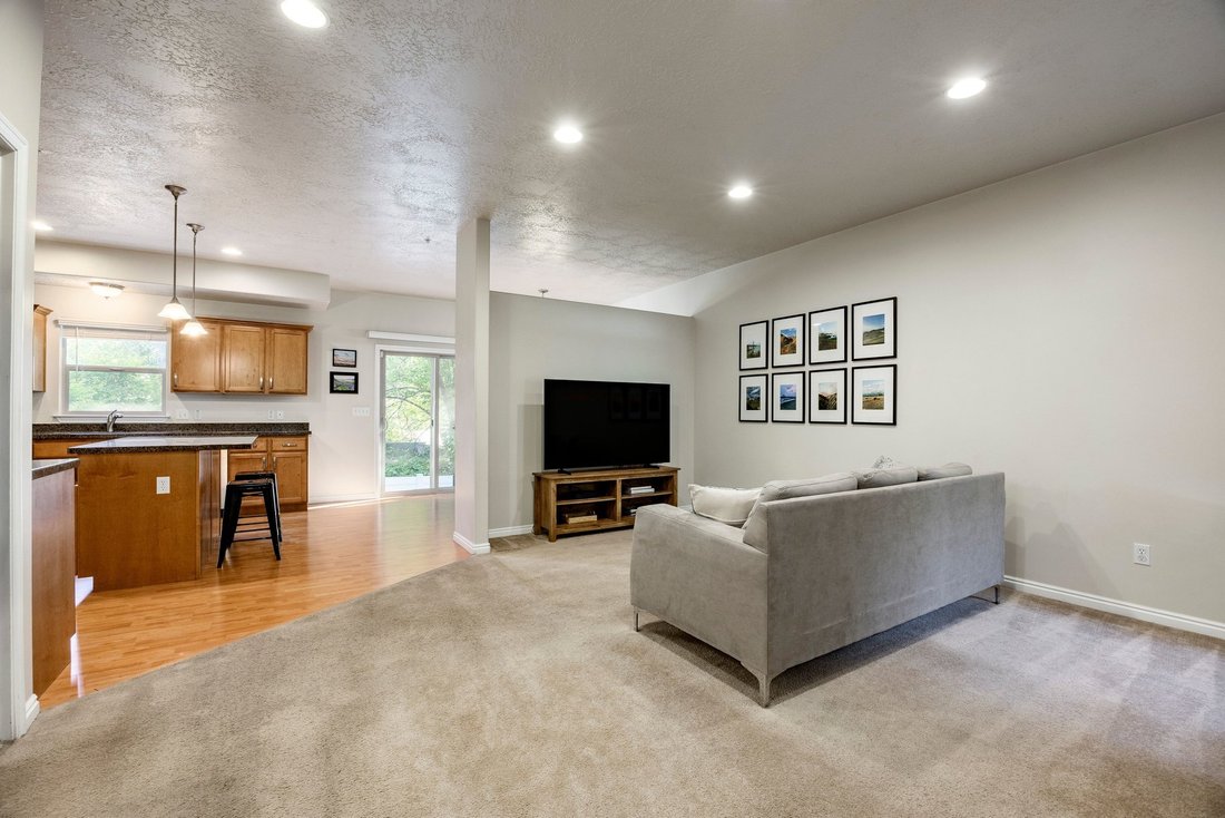 Townhouse in South Salt Lake, Utah, United States 2 - 19099690