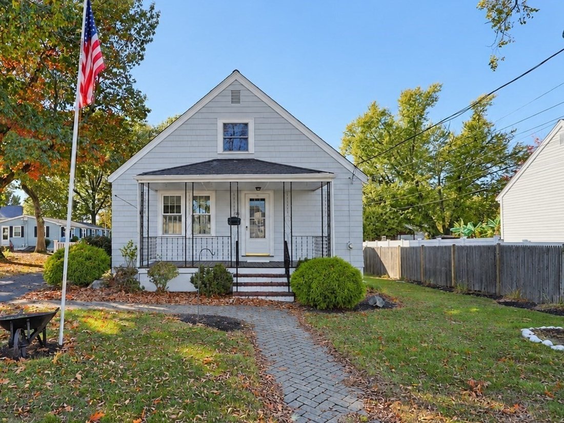 House in Norwood, Massachusetts, United States 2 - 19099735