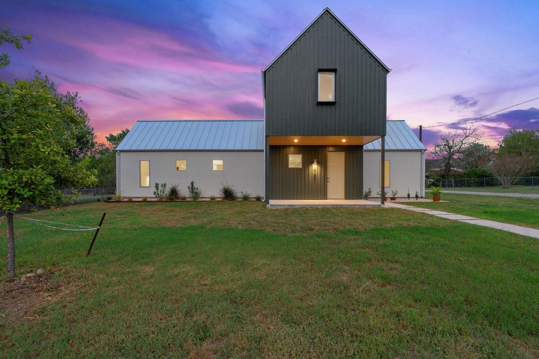 House in Lockhart, Texas, United States 1 - 19099449