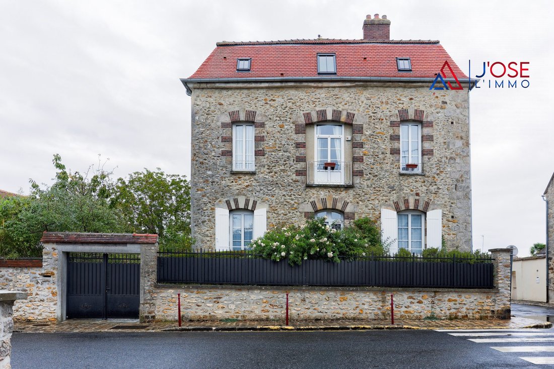 Maison à Rozay-en-Brie, Île-de-France, France 1 - 19099011