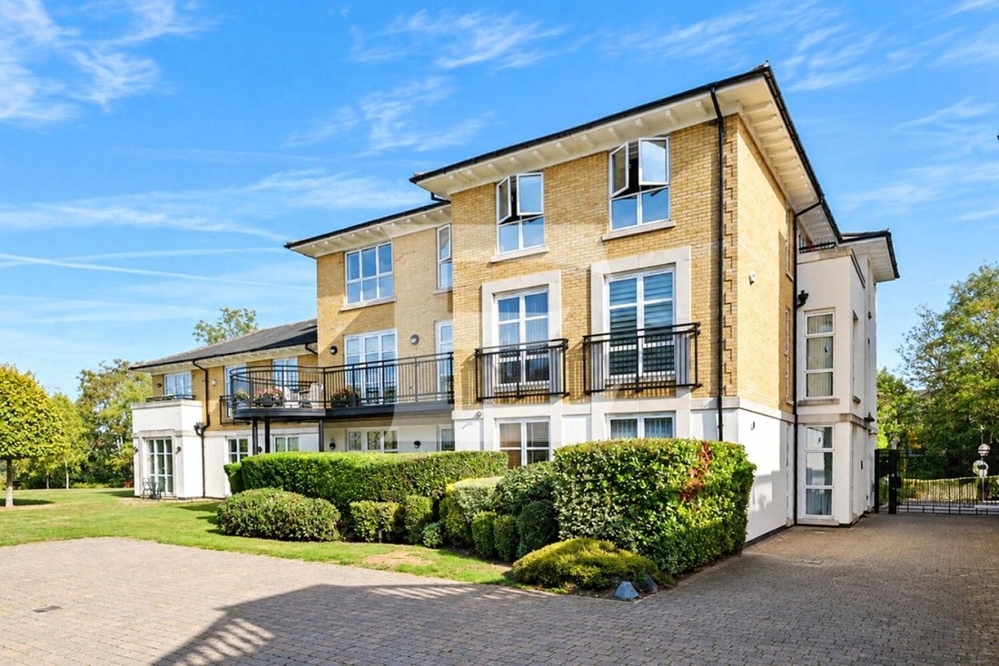 Apartment in Mill Hill, Barnet, England 1 - 19099360