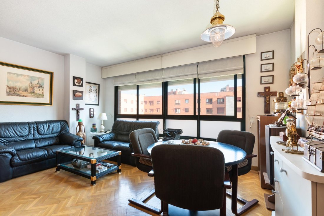 Appartamento a Retiro, Madrid, Spagna 2 - 19099279