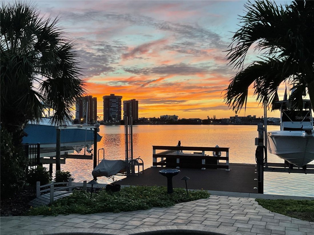 Casa a Madeira Beach, Florida, Stati Uniti 2 - 19099515