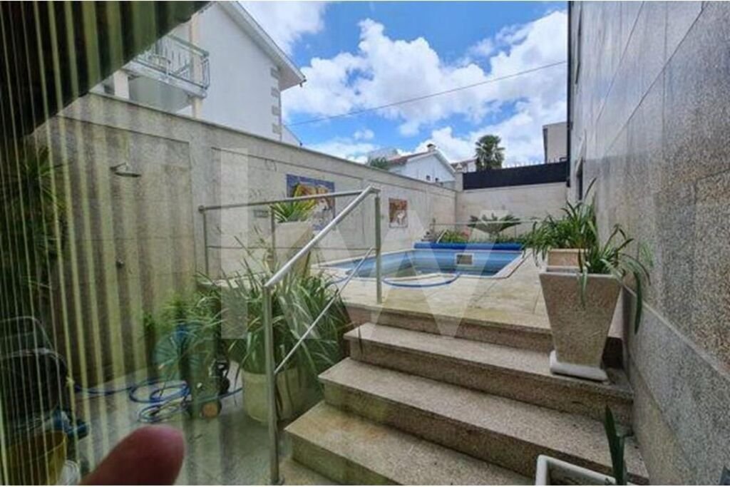 Townhouse in Vila de Prado, Braga, Portugal 2 - 19099419