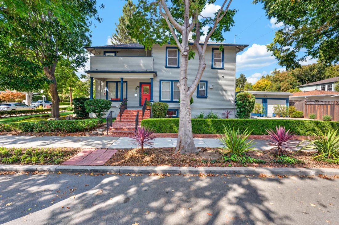 Palo Alto, California, United States 1 - 19099475