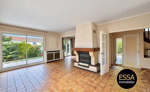 Haus in Les Residences, Noisy-le-Roi, Frankreich 1