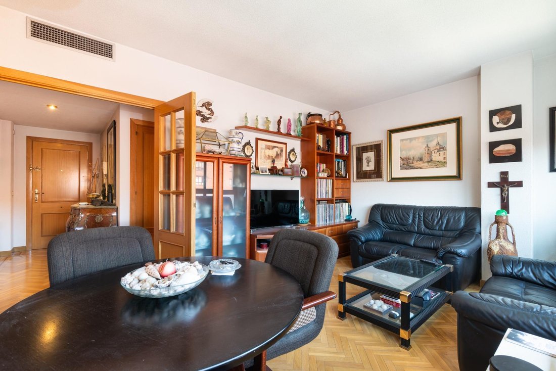 Appartamento a Retiro, Madrid, Spagna 5 - 19099279