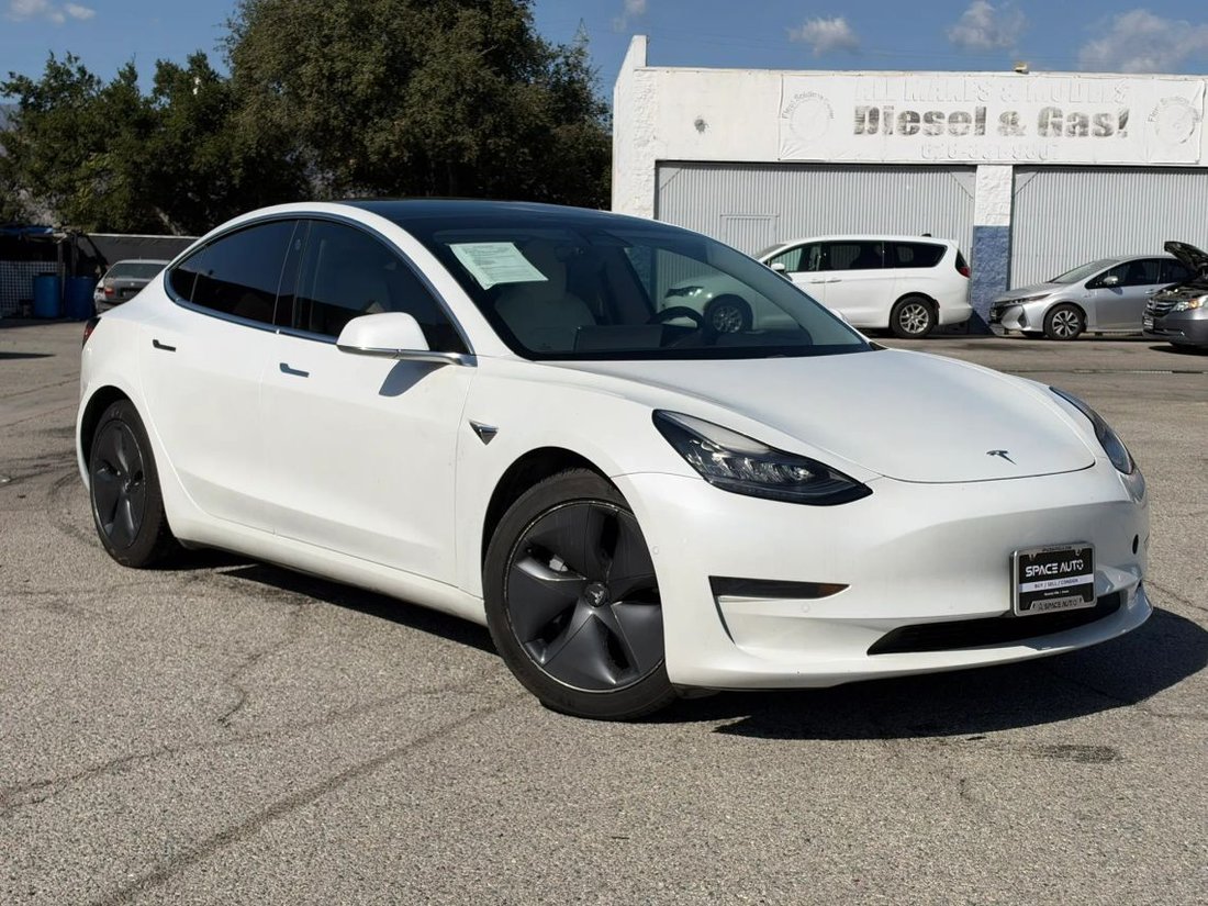 Sedan in Azusa, CA, United States 1 - 19093103