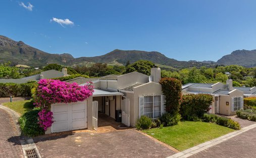 House in Constantia, Southern Suburbs, Cape Town 1
