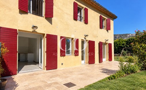 Haus in Est, Roquevaire, Frankreich 1