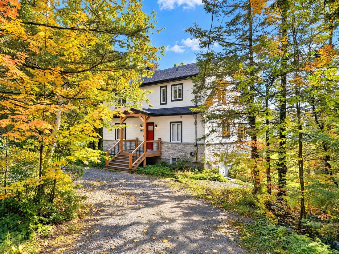 House in Saint-Sauveur, Quebec, Canada 5 - 19099998