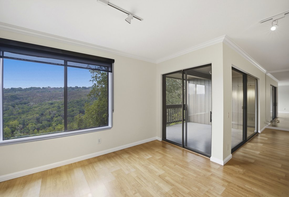 Condo in San Carlos, California, United States 4 - 19100138