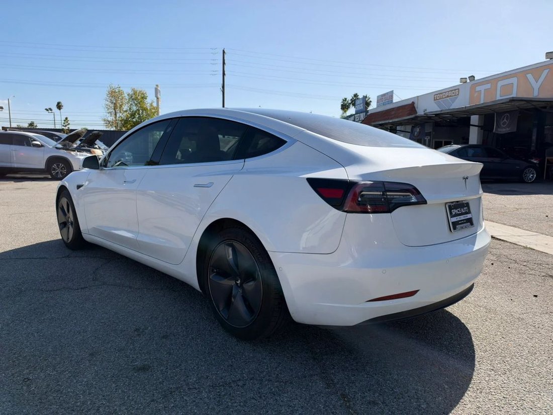 Sedan in Azusa, CA, United States 5 - 19093103
