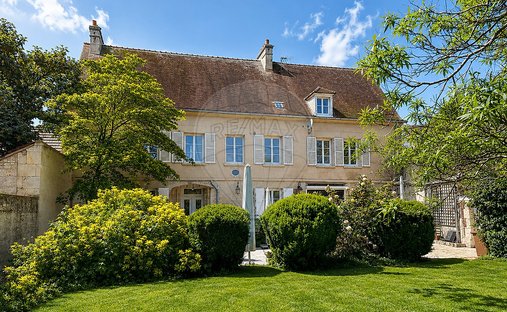 House in Senlis, Hauts-de-France, France 1