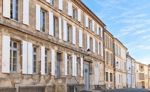 Maison à Saint Ausone-Saint Martin-Saint Gelais, Angoulême, France 1