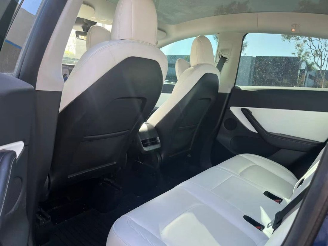 Suv in Costa Mesa, CA, United States 4 - 19100368