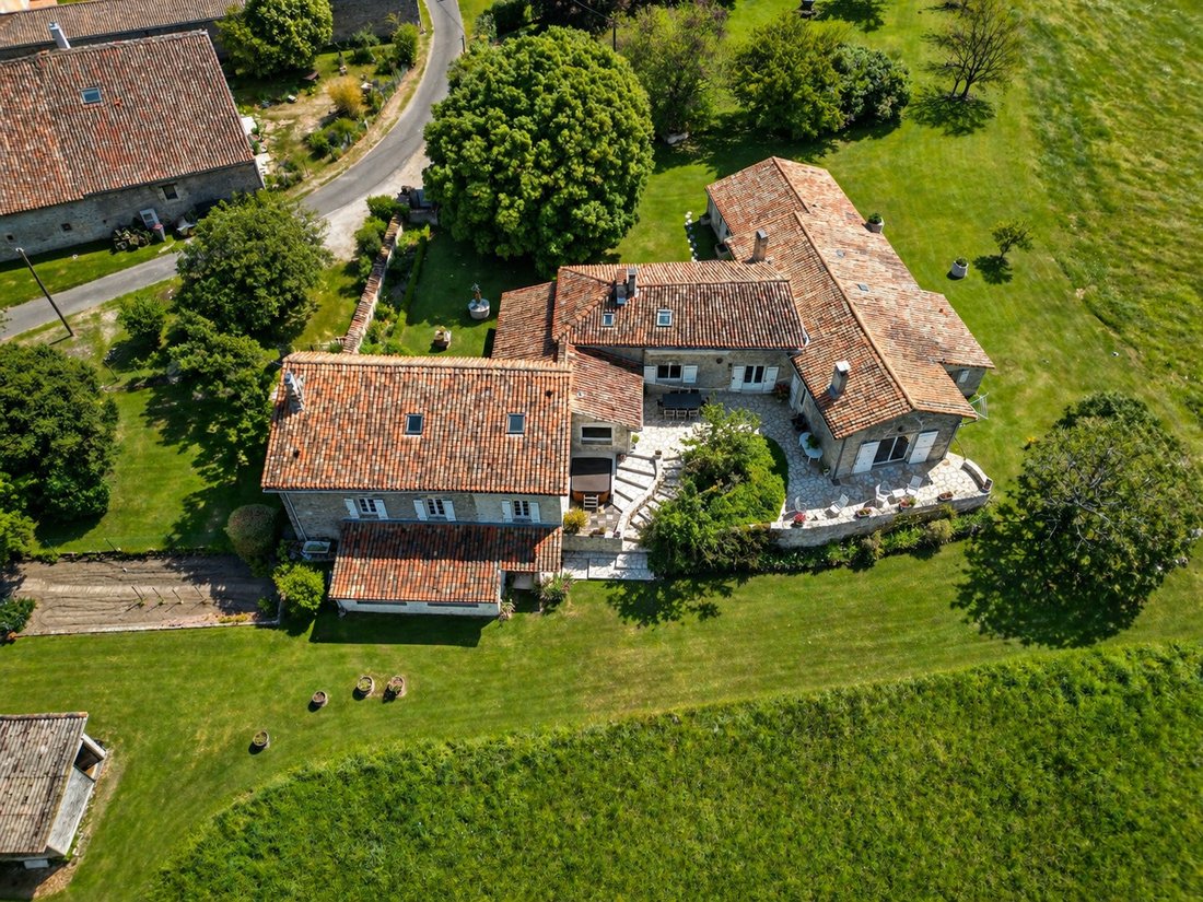 Castello a Roullet-Saint-Estephe, Nuova Aquitania, Francia 1 - 19100026
