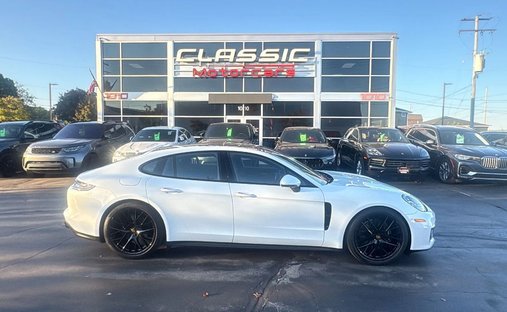 2023 Porsche Panamera Platinum Edition Sedan 4D in Milwaukee, WI, United States 1