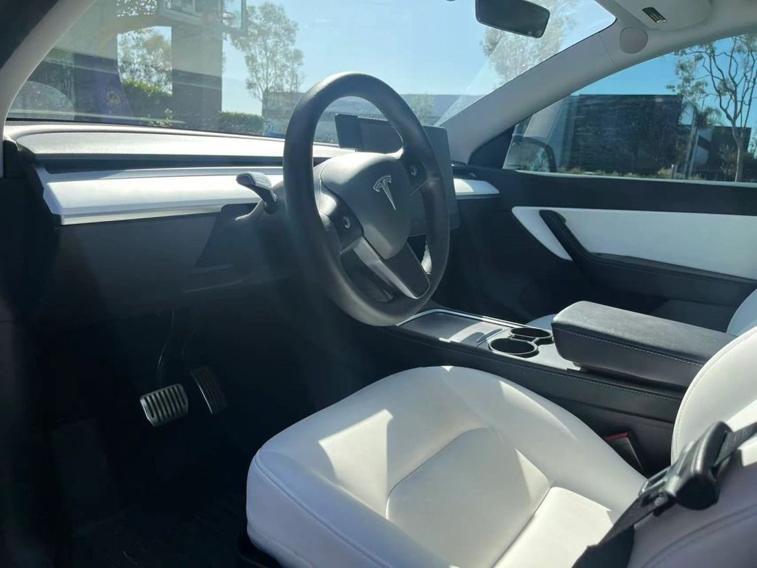 Suv in Costa Mesa, CA, United States 3 - 19100368