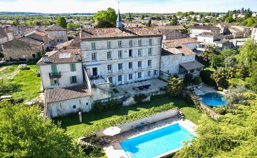 Castle in Fleac, Nouvelle-Aquitaine, France 1