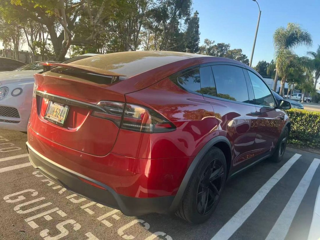 Suv in Costa Mesa, CA, United States 2 - 19100386