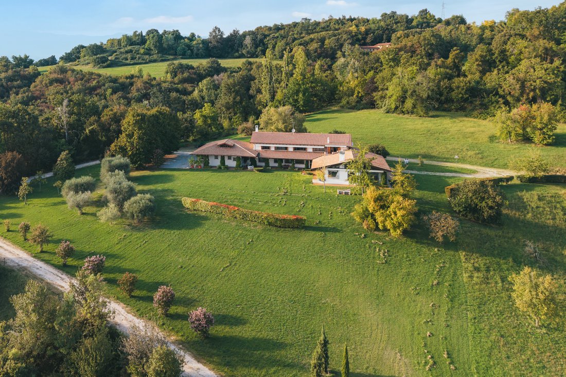 Domaine à Susegana, Vénétie, Italie 3 - 19042551