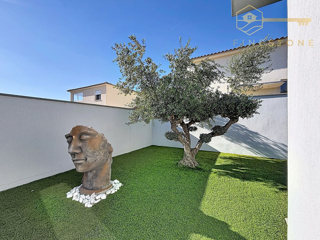 Villa in Saint-Cyr-sur-Mer, Provence-Alpes-Côte d'Azur, France 4 - 19100602