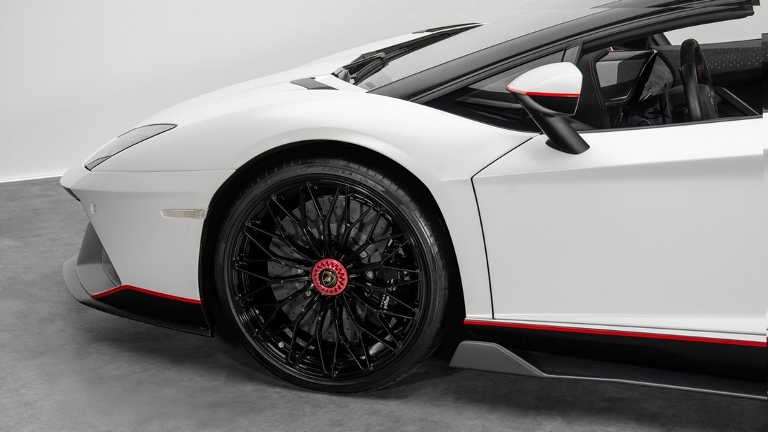 Roadster in Dubai, United Arab Emirates 4 - 19100702