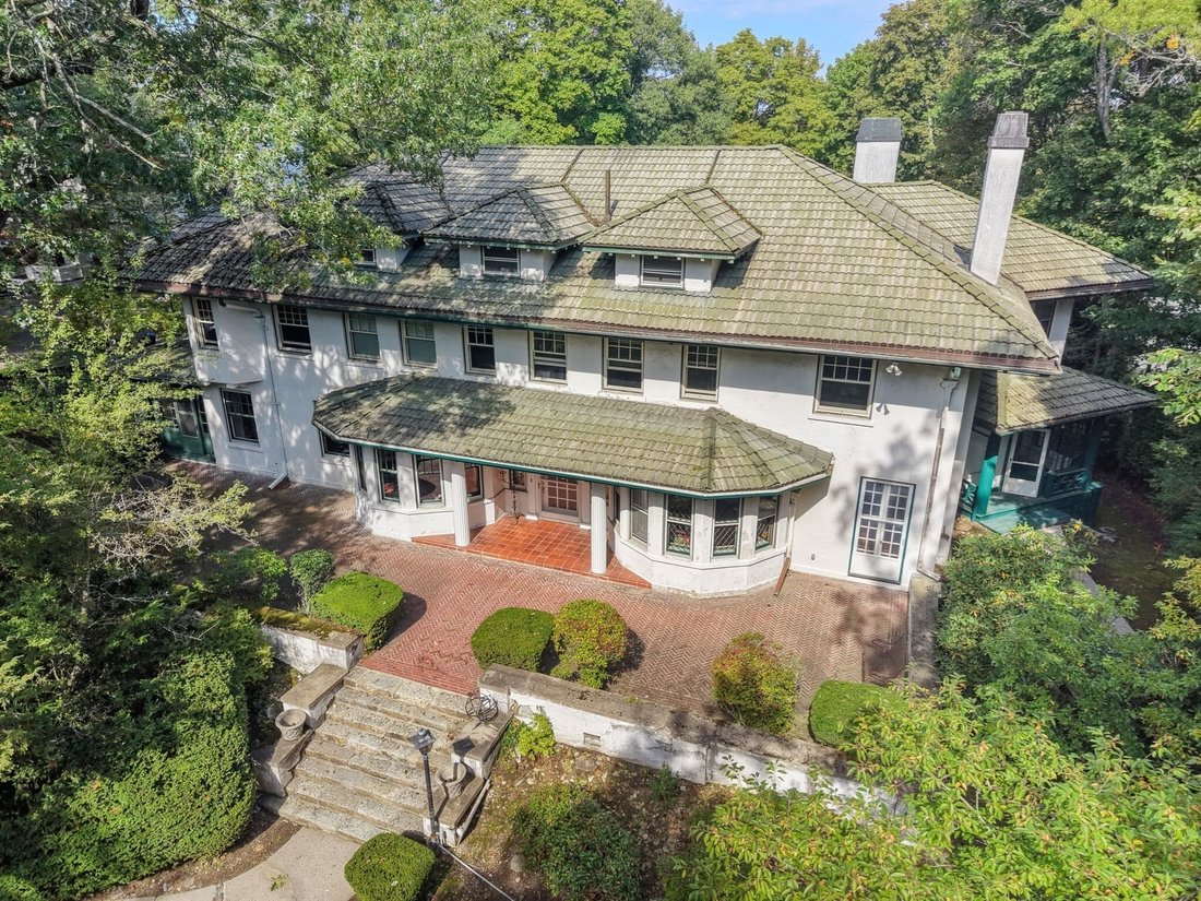 House in Newton, Massachusetts, United States 2 - 19100676