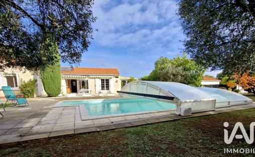 Maison à Saint-Sulpice-de-Royan, Nouvelle-Aquitaine, France 1