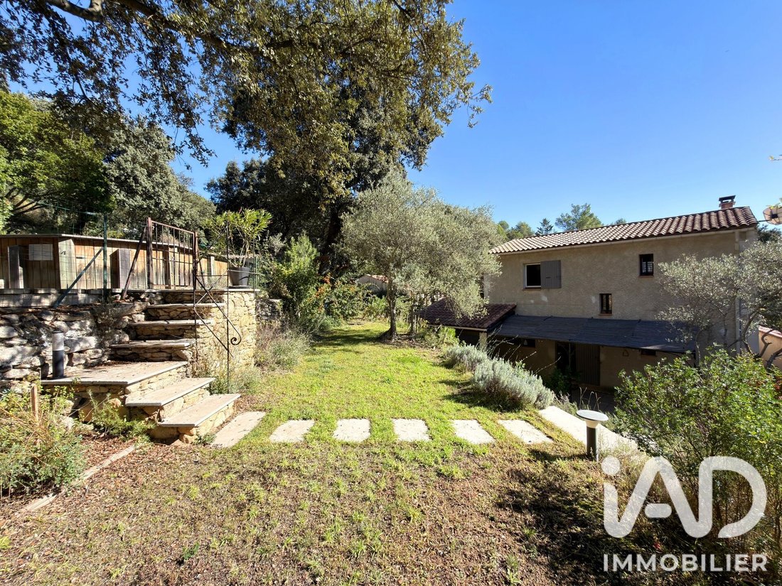 Casa en Jouques, Provenza-Alpes-Costa Azul, Francia 1 - 17997381