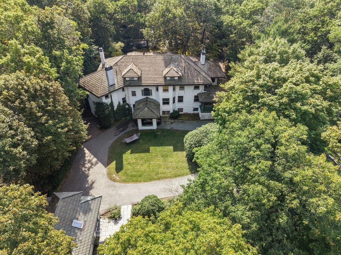 House in Newton, Massachusetts, United States 3 - 19100676