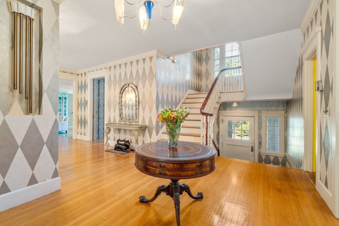 House in Newton, Massachusetts, United States 4 - 19100676