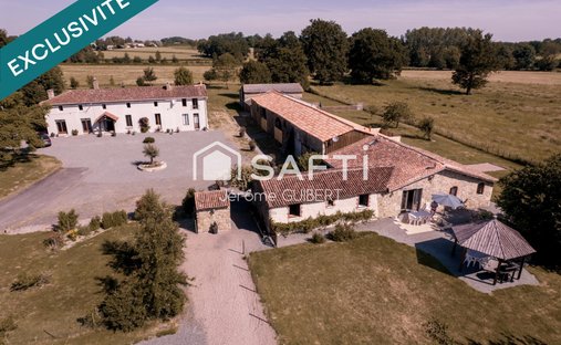 Casa a Malabry-Bois d'Anne, Bressuire, Francia 1