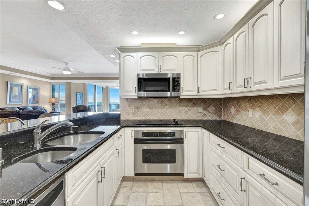 Condo in Marco Island, Florida, United States 5 - 19101491