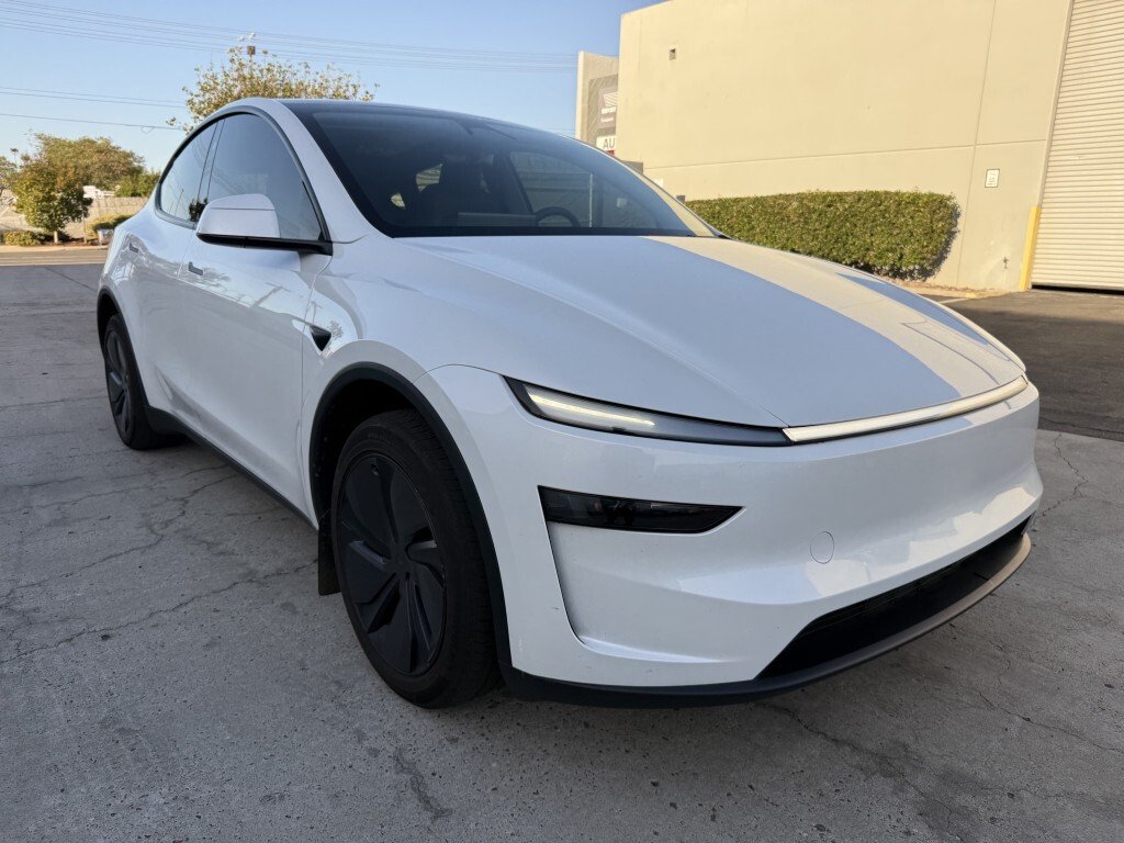 Tesla Model Y in San Diego, CA, United States 2 - 19101737