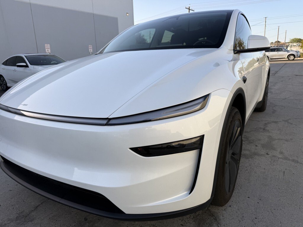 Tesla Model Y in San Diego, CA, United States 5 - 19101737